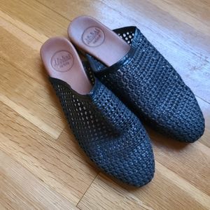 ALOHAS BLACK WOVEN MULES